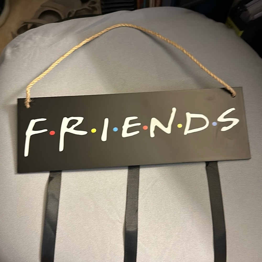 FRIENDS PHOTO CLIP DISPLAY